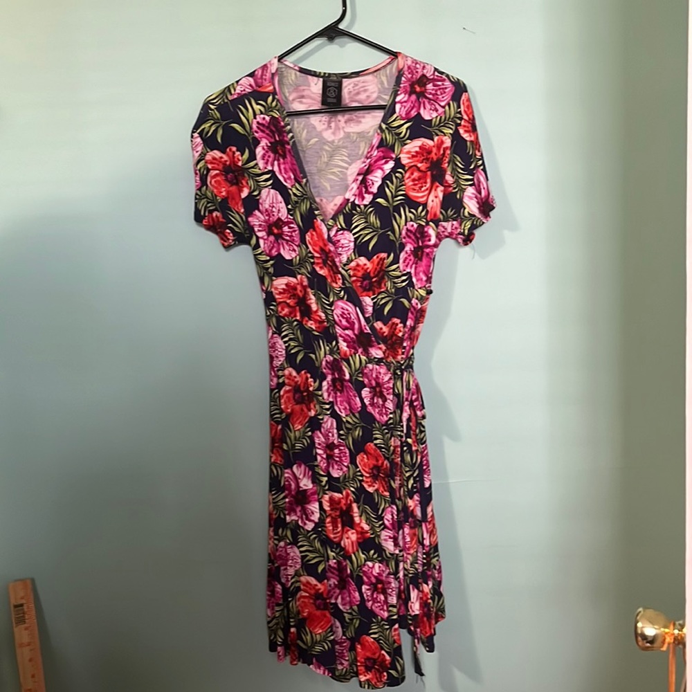 Agnes and Dora wrap dress, floral, like new, small
